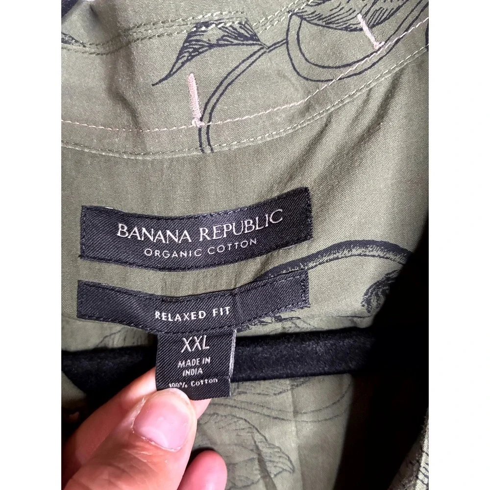 Banana Republic Shirt Mens 2XL Green Black Floral Relaxed Fit Collared Button Up